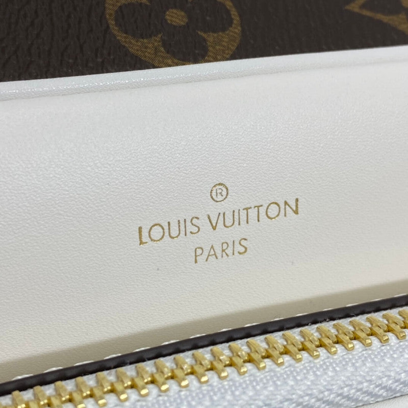 Louis Vuitton NBA Joint Series NIL Messenger Bag M85143